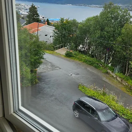 Apartment Luxury With Indoor Garage 4 Bedroom, 2 Livingroom And 2 Bathroom Tromsø