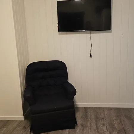 Luxury With Indoor Garage 4 Bedroom, 2 Livingroom And 2 Bathroom Apartment