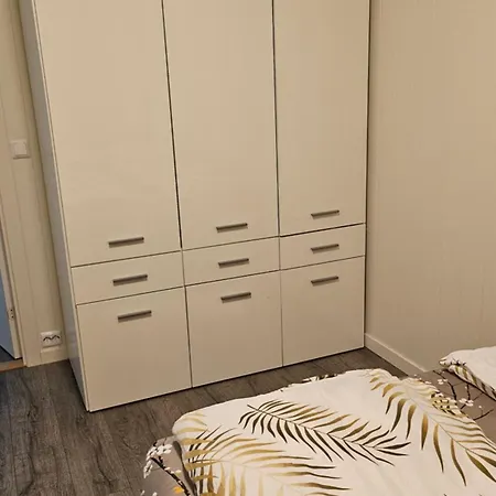 Luxury With Indoor Garage 4 Bedroom, 2 Livingroom And 2 Bathroom *
