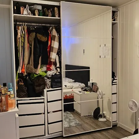 Luxury With Indoor Garage 4 Bedroom, 2 Livingroom And 2 Bathroom Apartment *