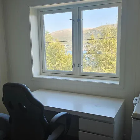Luxury With Indoor Garage 4 Bedroom, 2 Livingroom And 2 Bathroom Apartment Tromsø