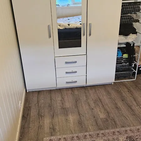 Apartment Luxury With Indoor Garage 4 Bedroom, 2 Livingroom And 2 Bathroom *
